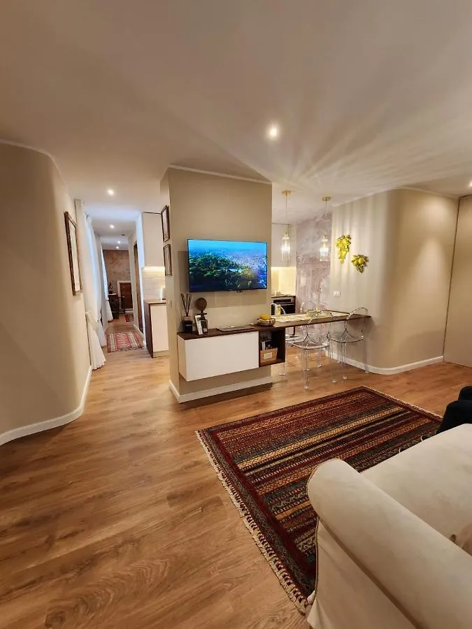 Holiday home Charming Stay In Roma - Luxury Holiday Apartment
