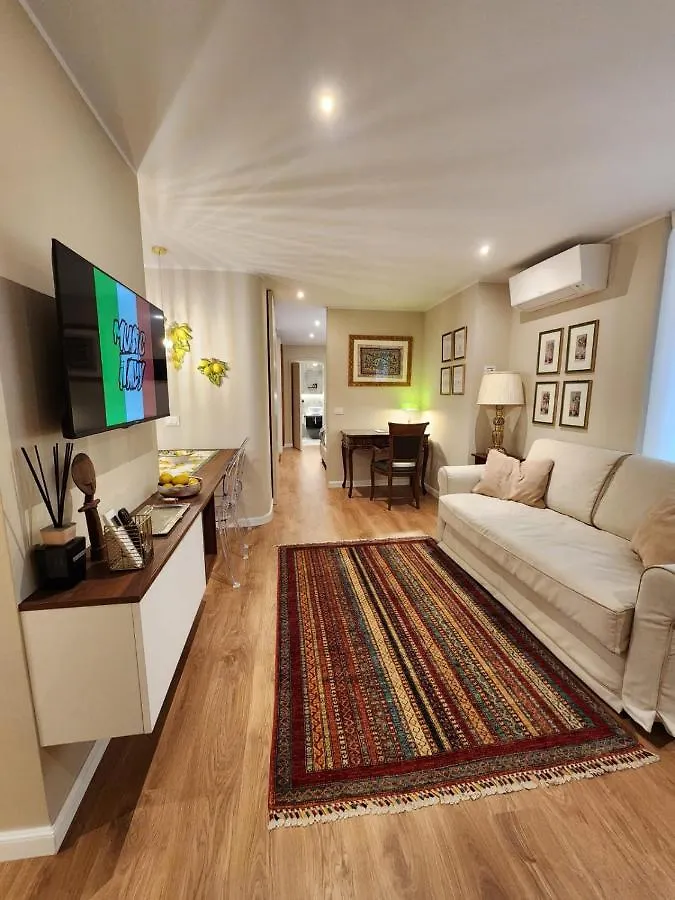 Holiday home Charming Stay In Roma - Luxury Holiday Apartment Italy